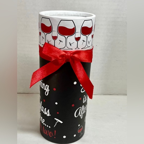 (BRAND NEW) CYLINDER GIFT BOX “EVERYTHING IS FINE AFTER A GLASS OF WINE" LOGO - Picture 3 of 5